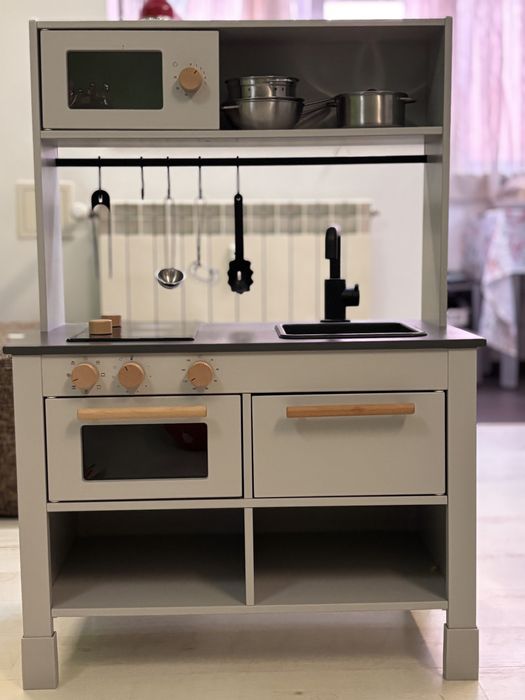 Bucatarie Ikea putin folosita