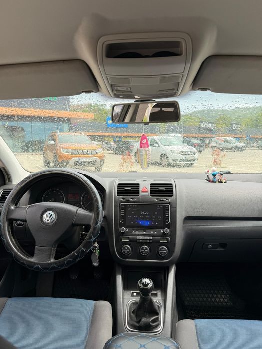 Volkswagen Golf 5 1.6 Benzină – 2008 –
