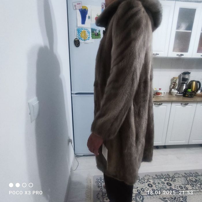 Продам норковую шубу