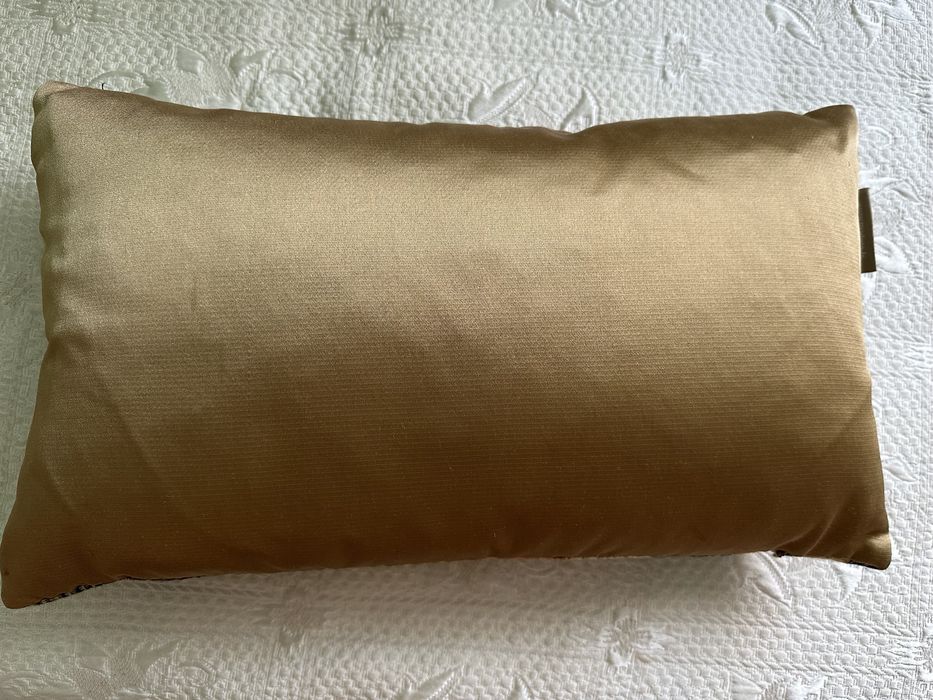 Декоративна възглавница дизайнерска