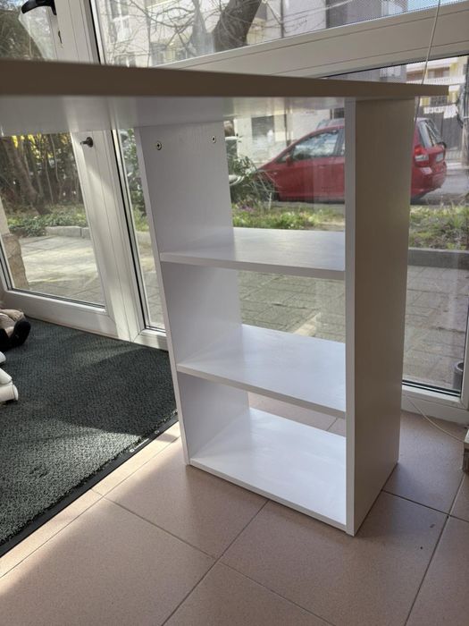 Бюро за маникюр с два стола