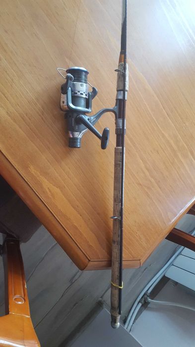 Продавам въдица Корморан 3м.