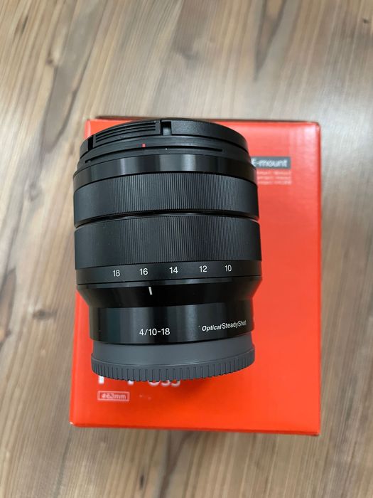обектив Sony E 10-18mm f/4 OSS