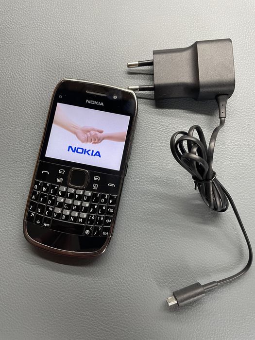 NOKIA E6 Clasic Type RM-609 Touchscreen + Qwerty