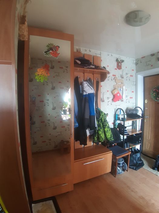 Продам горку,прихожку,стулья