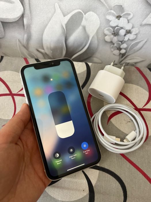 Айфон 11 64гб Iphone