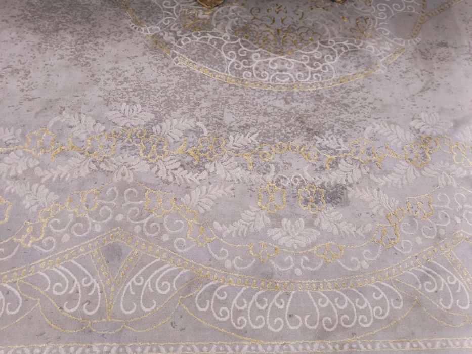 Срочно продается шелковый ковер