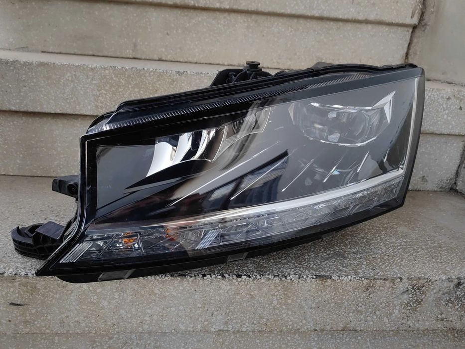 Фар Skoda Fabia LED Ляв 2019/ Фар Шкода Фабиа Оригинален