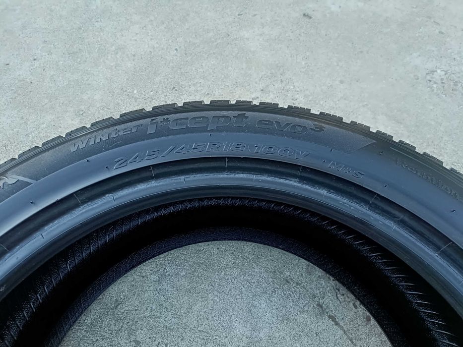 O anvelopa iarna 245 45 18 hankook winter I*cept evo3 cu 7,8 mm 1423