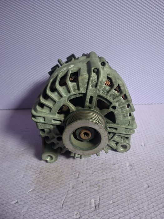 Alternator 150A motor N47 20D N57 30D BMW E90 E91 E92 E93 E83 Cod 7805432