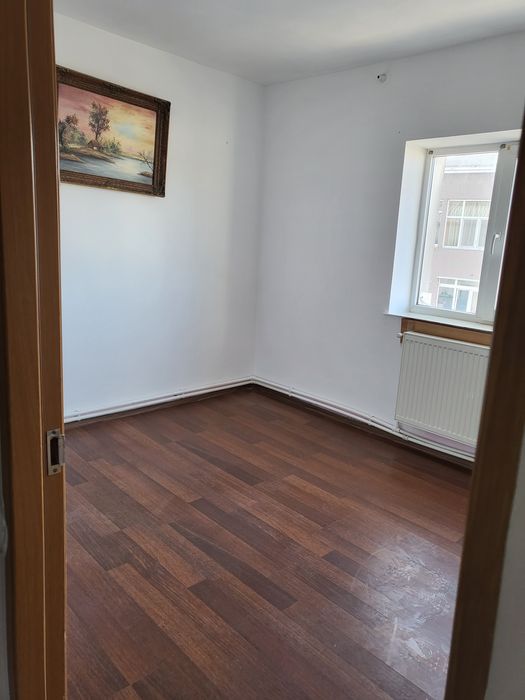 Apartament decomandat cu 3 camere, 2 bai