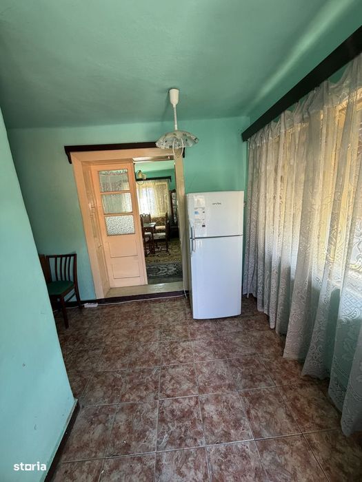 Vand casa cu 3 camere