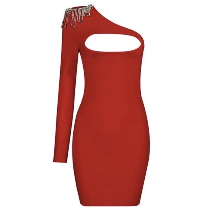 rochie rosie bandage pe un umar