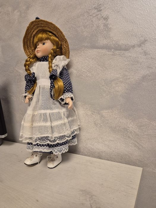 Продавам порцеланови кукли