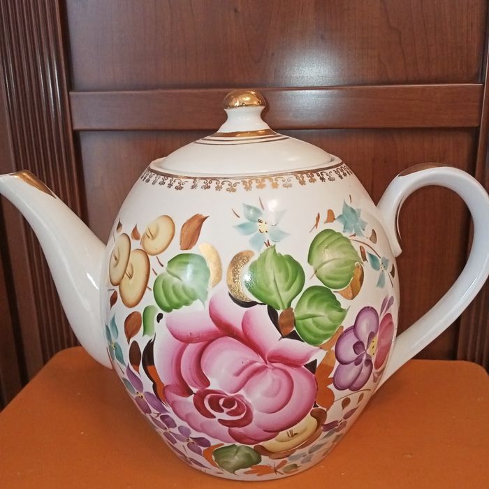 Чайник роскошный