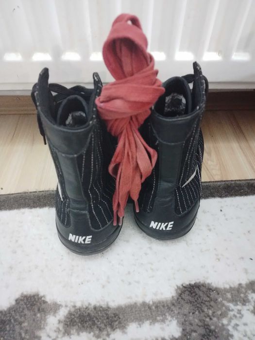 Кецове Найк , леки и удобни.