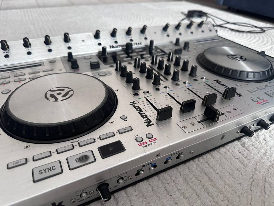 Диджей пульт Numark 4-Trak DJ стенд работает только на windows