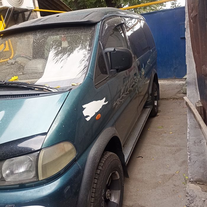 Митсубиси делика