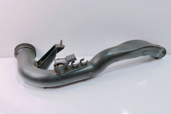 Tub  furtun Intercooler cu senzor 8E0145762B Audi A4 B7