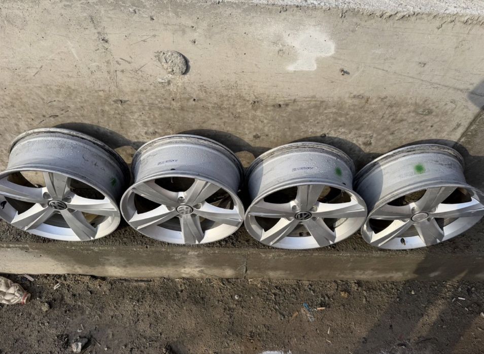 Volkswagen Passat диски оригинал Р17