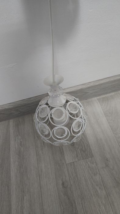 Продам две Люстры