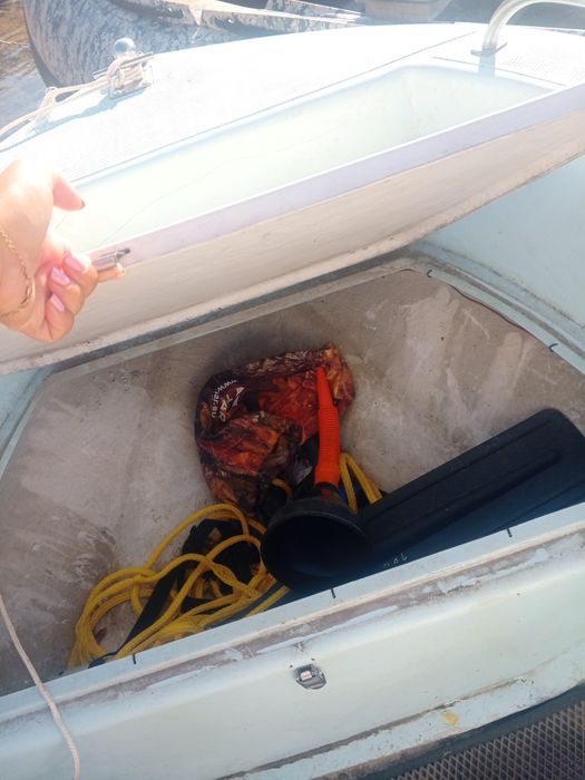 Продам лодку с мотором