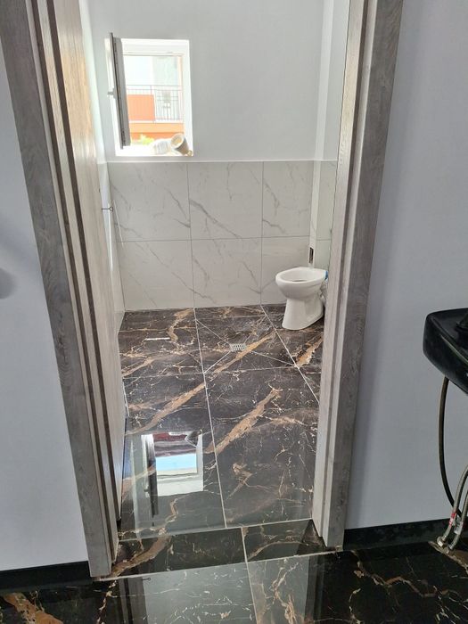 Vând apartament sau spațiu comercial