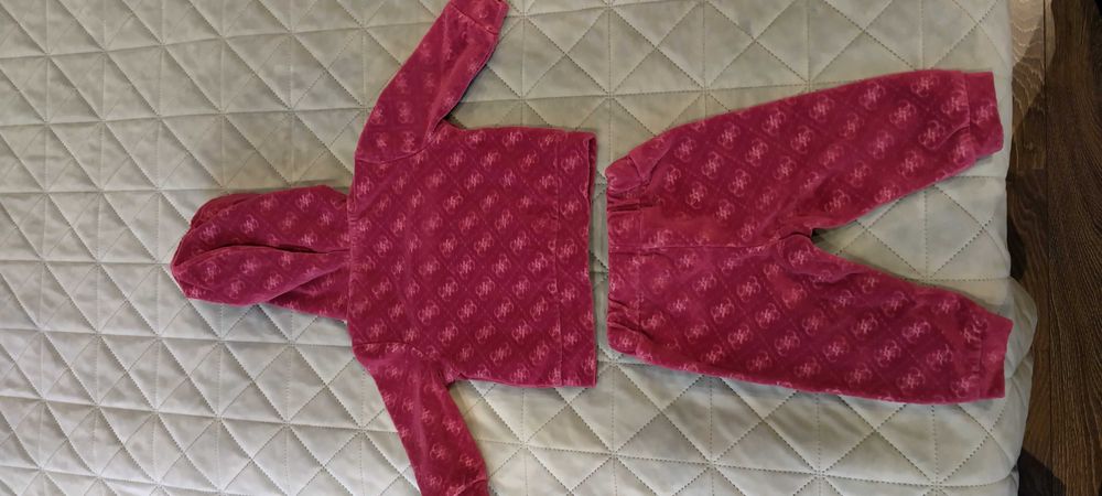 Guess бебешки комплект