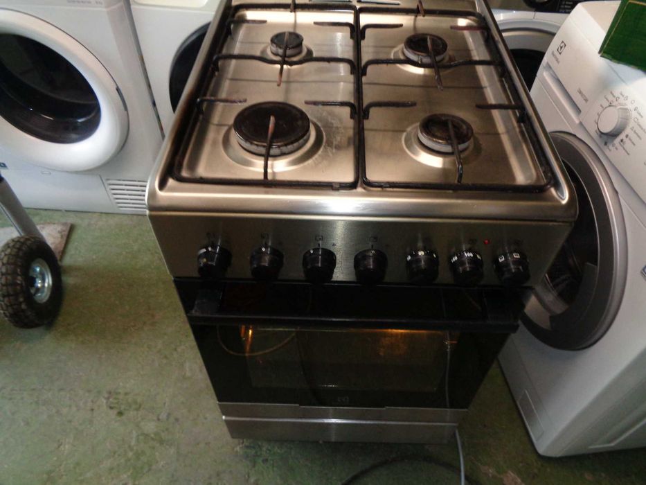aragaz cu cuptor  mixt gaz electric