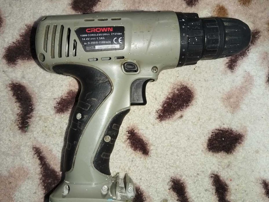 Шуруповерт Crown на запчасти