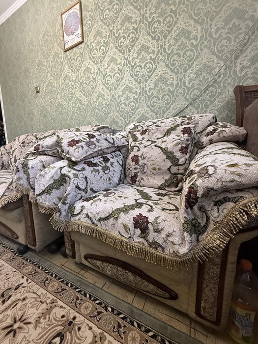 Продам диван в гостиную