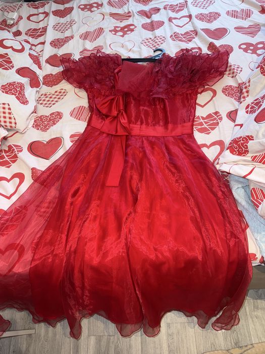 Қызыл ұзын көйлектер,размер 46-48