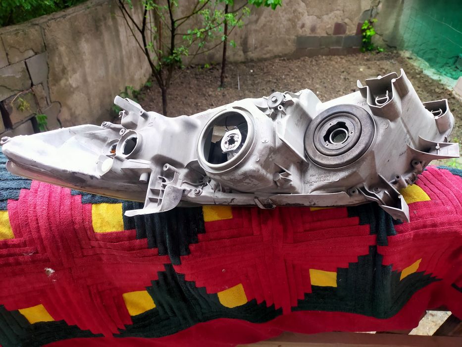 Фары на Toyota Camry 40