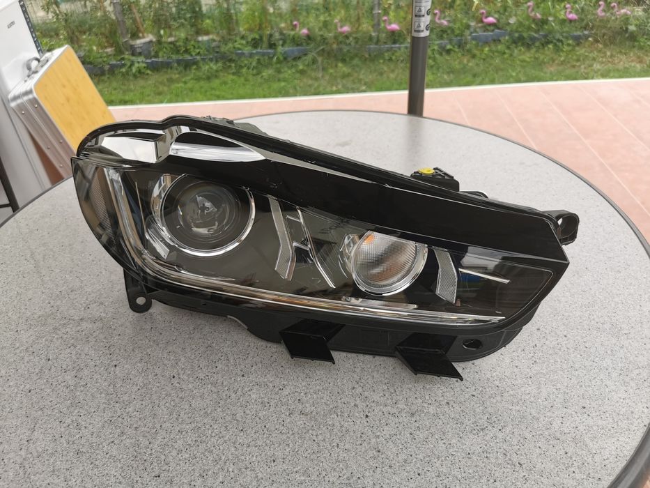Far dreapta bi xenon  led jaguar XE x760 import Germania