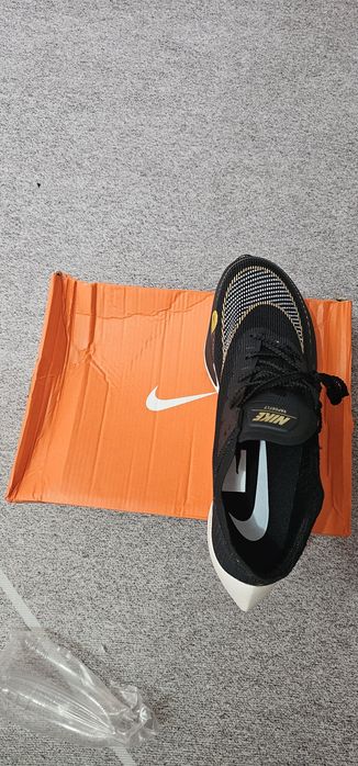 Продам кроссовки беговые