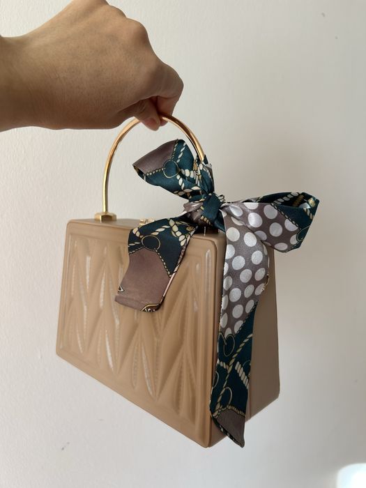 продам почти даром