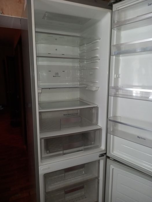 Срочно продам холодильник LG