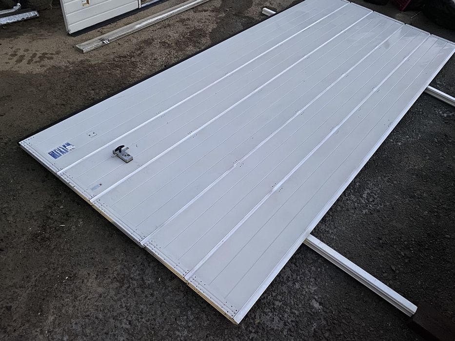 USA SECTIONALA INDUSTRIALA poarta hala garaj H 220 x L 504 Hormann