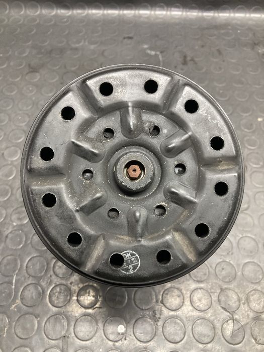 Компресор за климатик на тойота авенсис Т25/ Аvensis T25 2.0D4D 126кс