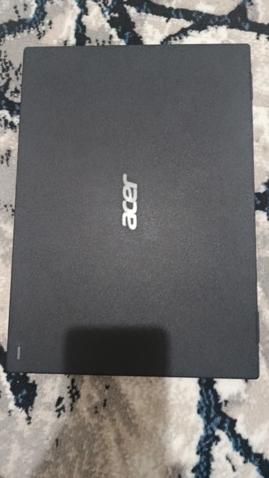 Notbook sotiladi