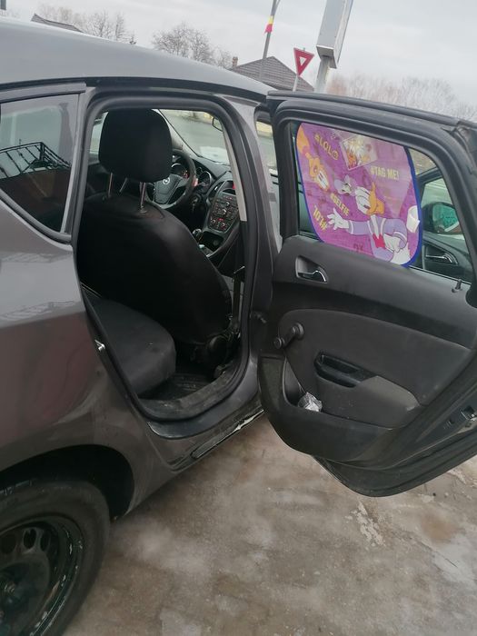 Vând sau schimb Opel astra j 1.4 benzina