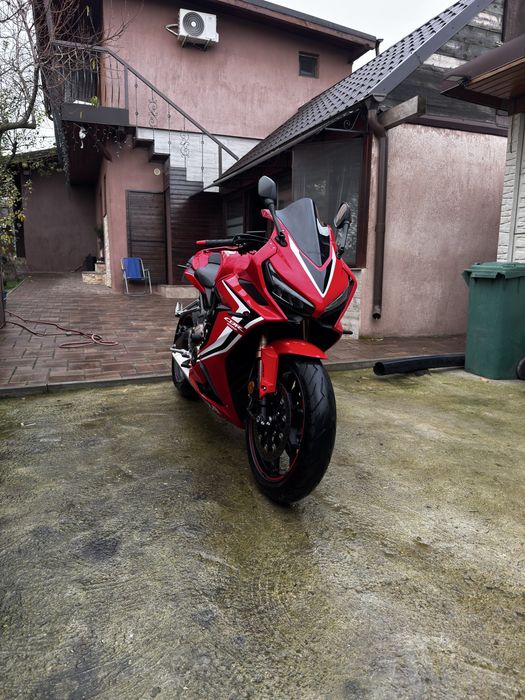 CBR 650 R limitata A2 ( 35kw)