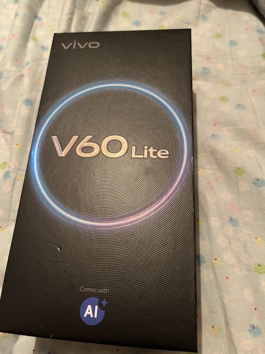 Продам срочно телефон виво v60лаф