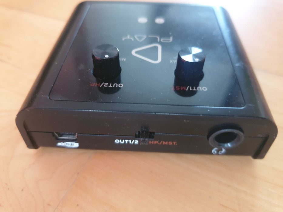 Consolă DJ Vestax VCI-100 cu placă de sunet Reloop Play