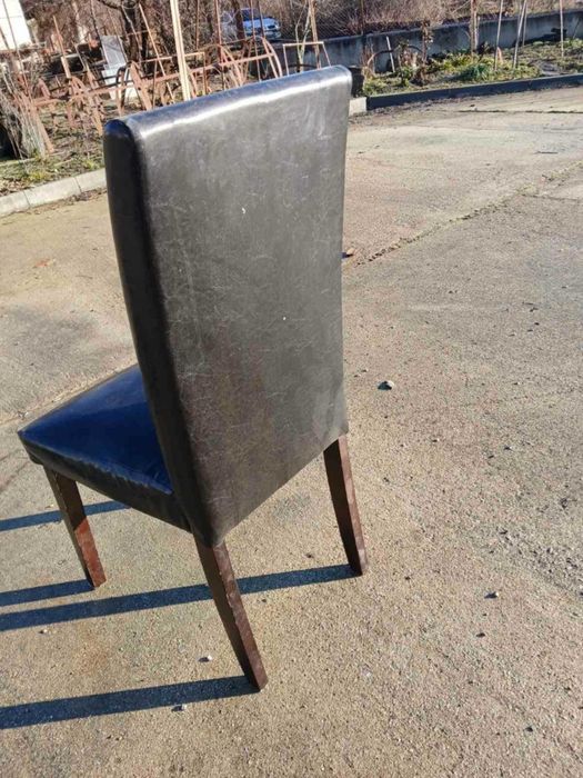 Трапезни кожени столове