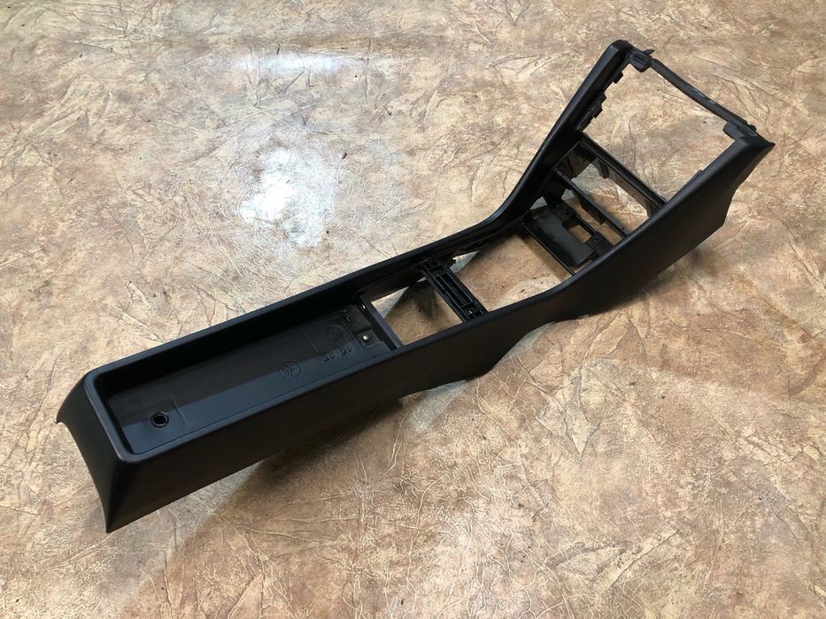 Продам Детали от 124 Мерса!