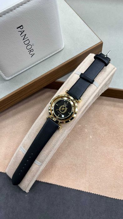 Ayollar qo'l saoti, kvars mexanizmli siz va yaqinlaringiz un sovg'aga