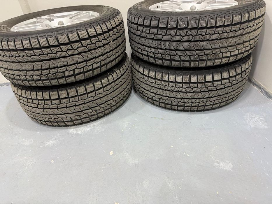 Продам диски с шинами от Toyota Prado