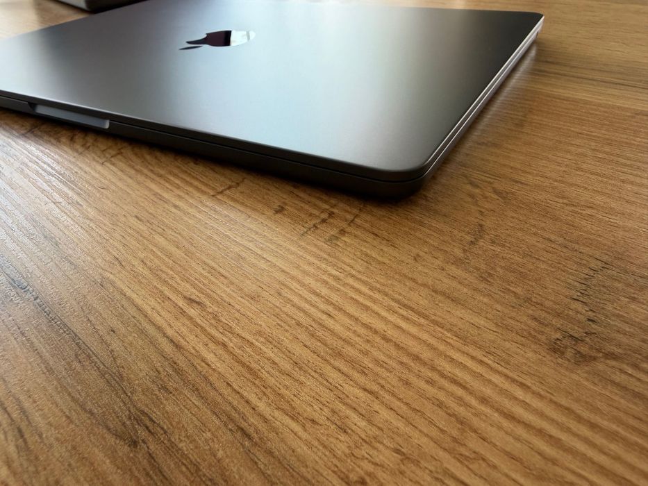 MacBook Air 13" M4 10-CPU, 10-GPU, 24GB RAM, 512GB SSD В ГАРАНЦИЯ