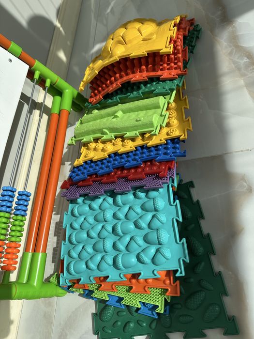 Продам Мольберт и ортоковрик вместе